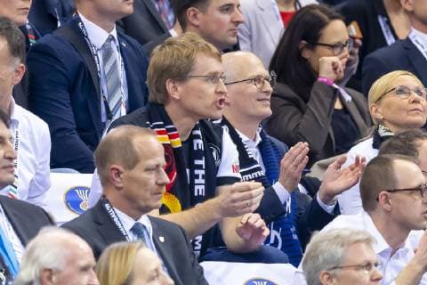 Daniel Guenther on the tribune in Hamburg Germany vs Norway Semifinal Handball IHF Handball World Championship 25 01 19 Hamburg Hamburg Germany Barclaycard Arena Copyright: xAgentur54Gradx xFelixxKoenigx