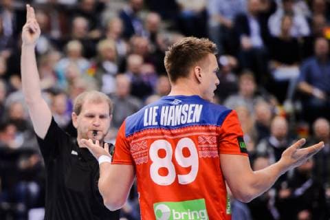 190125 Espen Lie Hansen of Norway reacts after at decision from the referee during the IHF World Handball Championship match between Germany and Norway on January 25 2019 in Hamburg Photo Ludvig Thunman BILDBYR u0081N kod LT 35585,  Copyright: LUDVIGxTHUNMAN BB190125LT074