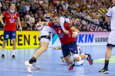 Bjarte Myrhol Nr 8 Norway vs. Hendrik Pekeler Nr 13 Germany Germany vs Norway Semifinals Handball IHF Handball World Championship 25 01 19 Hamburg Hamburg Germany Barclaycard Arena Copyright: xAgentur54Gradx xFelixxKoenigx