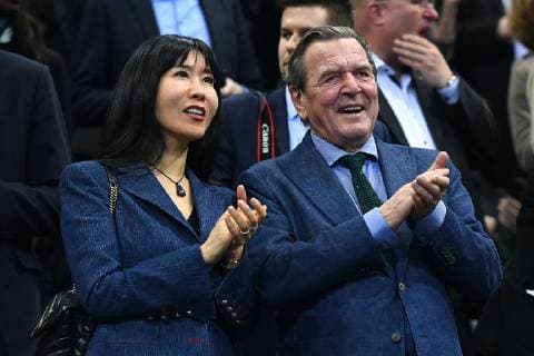 Handball WM Semifinal Germany Norway on 25 01 2019 at the Barclaycard Arena in Hamburg Gerhard Schröder with his wife Soyeon Schröder Kim xRx