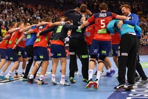 The Norwegian team cheers after the match Germany Germany Norway IHF Handball World Championship 2019 Handball World Championship 2019 Men Men Men Men Handball Germany Germany Germany Semifinal Match 1 half final Hamburg 25 1 2019