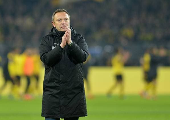 Dortmund Germany 26 01 2019 1 Bundesliga 19 Spieltag BV Borussia Dortmund Hannover 96 coach Andre Breitenreiter H96 applauds the fans gesticulated gesture DeFodi521