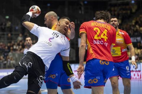 Mohamed Shebib 89 of Egypt and Viran Morros de Argila 24 of Spain during the men s IHF Handball World Championship placement match 7 8 between Spain and Egypt in Herning Denmark Saturday Jan 26 2019 Herning Denmark,  Copyright: BoxAmstrup BoxAmstrupx COP105 spdk20190126-181927-L
