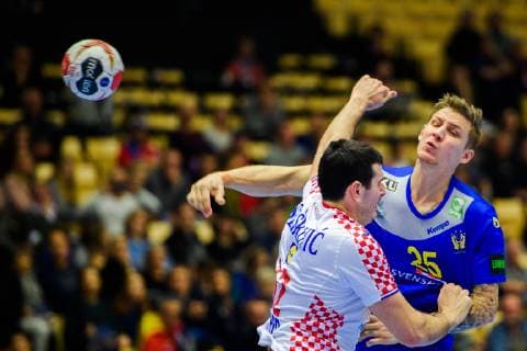 190126 Linus Arnesson of Sweden during the IHF World Handball Championship placement match between Croatia and Sweden on January 26 2019 in Herning Photo Ludvig Thunman BILDBYR u0081N kod LT 35586,  Copyright: LUDVIGxTHUNMAN BB190126LT027