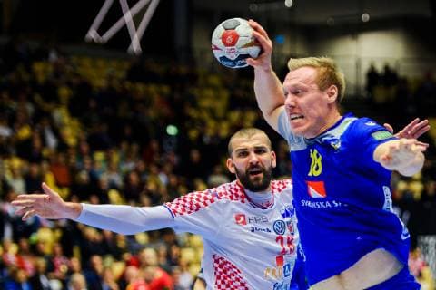 190126 Igor Karacic of Croatia and Philip Stenmalm of Sweden during the IHF World Handball Championship placement match between Croatia and Sweden on January 26 2019 in Herning Photo Ludvig Thunman BILDBYR u0081N kod LT 35586,  Copyright: LUDVIGxTHUNMAN BB190126LT034