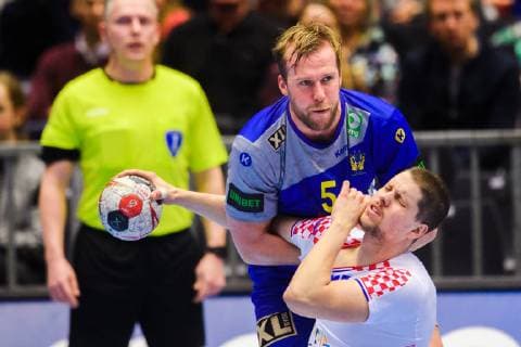 190126 Max Darj of Sweden and David Mandic of Croatia during the IHF World Handball Championship placement match between Croatia and Sweden on January 26 2019 in Herning Photo Ludvig Thunman BILDBYR u0081N kod LT 35586,  Copyright: LUDVIGxTHUNMAN BB190126LT040