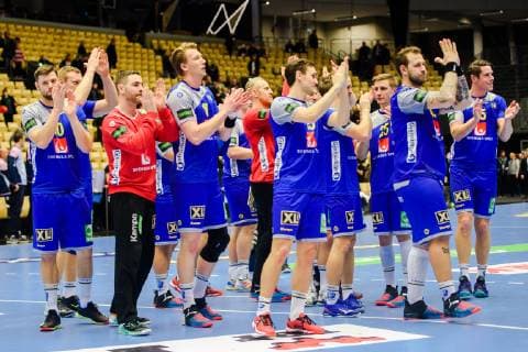 190126 Players of Sweden celebrates after the IHF World Handball Championship placement match between Croatia and Sweden on January 26 2019 in Herning Photo Ludvig Thunman BILDBYR u0081N kod LT 35586,  Copyright: LUDVIGxTHUNMAN BB190126LT046