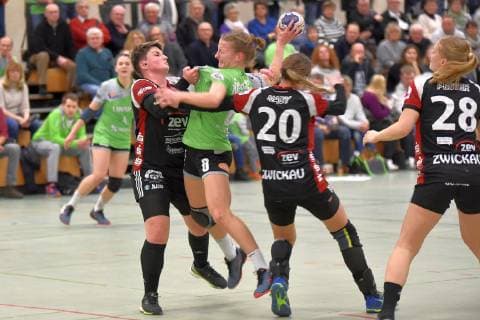 Nadja Bolze Zwickau left Hannah Paula Niebergall Gedern Nidda right Handball 2 Liga Gedern Nidda vs Zwickau Nidda Copyright: xEIBNER Lehmbergx EP_eer