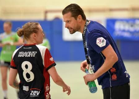 Fabienne Kracht left and coach Norman Rentsch right Zwickau Handball 2 League Gedern Nidda vs. Zwickau Nidda Copyright: xEIBNER Lehmbergx EP_eer