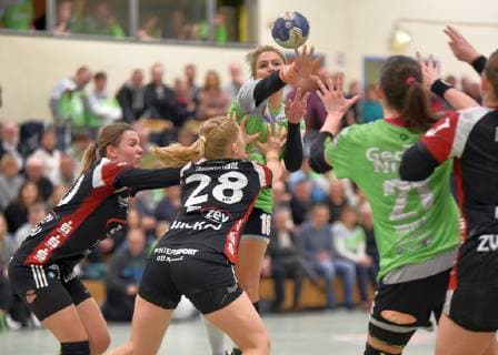 Petra Nagy Zwickau left Alisa Pester Zwickau middle Johanna Becker Gedern Nidda right Handball 2 League Gedern Nidda vs Zwickau Nidda Copyright: xEIBNER Lehmbergx EP_eer