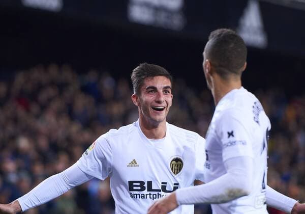 VALENCIA, SPAIN - JANUARY 26: Ferran Torres, midfielder of Valencia CF celebrates the goal of Rodrigo Moreno with him during the La Liga match between Valencia CF and Villarreal CF at Mestalla stadium on January 26, 2019 in Valencia, Spain. (Photo by Carlos Sanchez Martinez Icon Sportswire) SOCCER: JAN 26 La Liga - Villarreal CF at Valencia CF Icon19012665 EDITORIAL USE ONLY