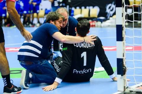 190127 Goalkeeper Cyril Dumoulin of France receives medical attention during the IHF World Handball Championship bronze medal game between Germany and France on January 27 2019 in Herning Photo Ludvig Thunman BILDBYR u0081N kod LT 35587,  Copyright: LUDVIGxTHUNMAN BB190127LT007