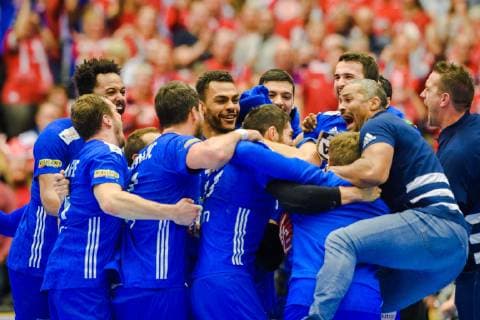 190127 Players of France celebrates after the IHF World Handball Championship bronze medal game between Germany and France on January 27 2019 in Herning Photo Ludvig Thunman BILDBYR u0081N kod LT 35587,  Copyright: LUDVIGxTHUNMAN BB190127LT042