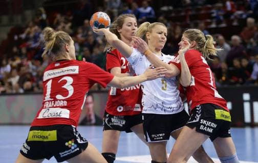 BAU Ludwigsburg Handball SG BBM Bietigheim vs. Team Esbjerg middle Antje Lauenroth BBM