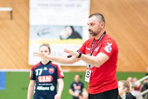 Dubravko Prelcec HL Buchholz 08 Rosengarten Chief Coach SG H2Ku Herrenberg Kuties vs. HL Buchholz 08 Rosengarten Luchse Handball 2 Bundesliga Women HBF Season 18 19 27 01 2019 SG H2Ku Herrenberg Kuties vs. HL Buchholz 08 Rosengarten Luchse Handball 2 Bundesliga Women HBF Season 18 19 27 01 2019 Mens HBF Copyright: xEibner-Pressefoto WolfgangxFrankx SGH