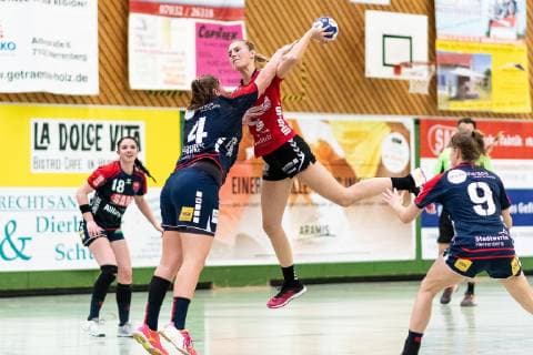 Katrin Schroeder SG H2Ku Herrenberg Kuties 04 Lisa Borutta HL Buchholz 08 Rosengarten 33 SG H2Ku Herrenberg Kuties vs. HL Buchholz 08 Rosengarten Luchse Handball 2 Bundesliga Women HBF Season 18 19 27 01 2019 SG H2Ku Herrenberg Kuties vs. HL Buchholz 08 Rosengarten Luchse Handball 2 Bundesliga Women HBF Season 18 19 27 01 2019 SG H2Ku Herrenberg Kuties vs. HL Buchholz 08 Rosengarten Luchse Handball 2 Bundesliga Women HBF Season 18 19 27 01 2019 Herrenberg Men HBF Season 18 19 27 01 2019 Copyright: xEibner-Pressefoto WolfgangxFrankx SGH