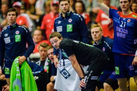 190127 Christian Berge head coach of Norway looks dejected during the IHF World Handball Championship final between Norway and Denmark on January 27 2019 in Herning Photo Ludvig Thunman BILDBYR u0081N kod LT 35588,  Copyright: LUDVIGxTHUNMAN BB190127LT100