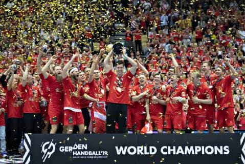 Goalkeeper Niklas Landin of Denmark with the trophy and gold medal after the men s IHF Handball World Championship gold medal match between Denmark and Norway in Herning Denmark Sunday Jan 27 2019 Herning Jylland Denmark,  Copyright: HenningxBagger HenningxBaggerx COP102 spdk20190127-194446-L
