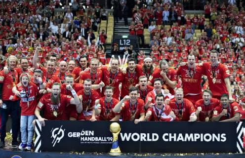 The danish team with the trophy and gold medal after the men s IHF Handball World Championship gold medal match between Denmark and Norway in Herning Denmark Sunday Jan 27 2019 Herning Jylland Denmark,  Copyright: HenningxBagger HenningxBaggerx COP102 spdk20190127-200048-L