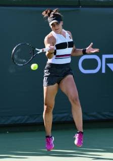 NEWPORT BEACH, CA - JANUARY 27: Bianca Andreescu (CAN) hits the ball in a finals match during the Oracle Challenger Series, on January 27, 2019, played at the Newport Beach Tennis Club in Newport Beach, CA. (Photo by John Cordes Icon Sportswire) TENNIS: JAN 27 Oracle Challenger Series Icon506190127003 EDITORIAL USE ONLY