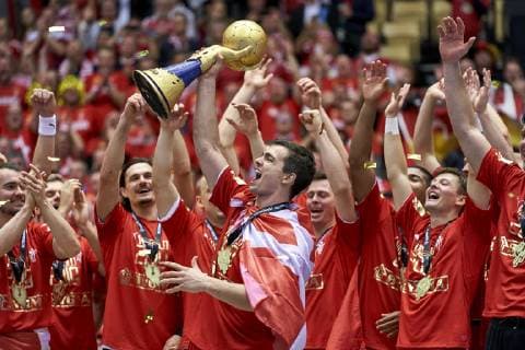 Handball WM, Dänemark ist Weltmeister IHF Men s World Championship WM Weltmeisterschaft 2019 Final handball match. Rasmus Lauge (11) of Denmark with the trophy and gold medal after men s IHF Handball World Championship Final between Denmark and Noway at the Jyske Bank Boxen arena in Herning Denmark on Sunday January 27 2019. Denmark 