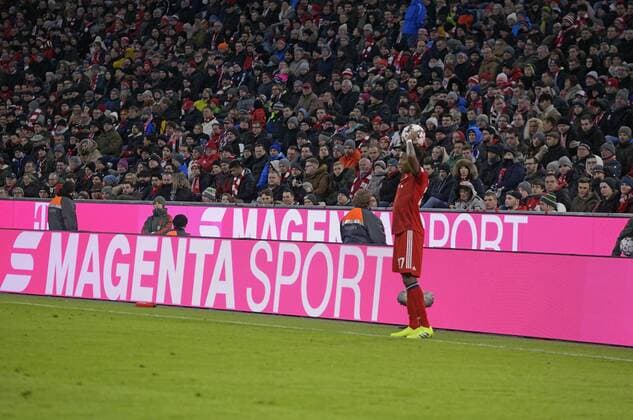 27 01 2019 Football 1 Bundesliga 2018 2019 19 Matchday FC Bayern Munich VfB Stuttgart at the Allianz Arena Munich Jerome Boateng FC Bayern Munich throws in DFL and DFB regulations prohibit any use of photographs as image sequences and or quasi video