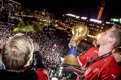 The Danish mens team that won gold in the World Cup in handball is hailed at Koebenhavns Raadhusplads Monday 28 January 2019 Copenhagen Denmark,  Copyright: RitzauxScanpix MadsxClausxRasmussenx COP107 spdk20190128-191940-L
