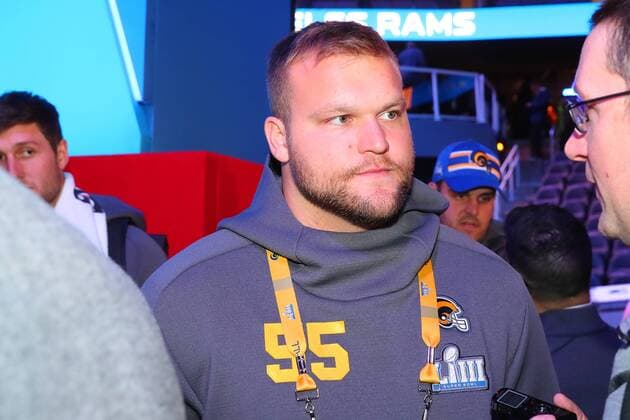 ATLANTA, GA - JANUARY 28: Los Angeles Rams center Brian Allen (55) is interviewed during Super Bowl Opening Night for the Los Angeles Rams on January 28, 2019 at State Farm Arena in Atlanta, GA. (Photo by Rich Graessle Icon Sportswire) NFL American Football Herren USA JAN 28 Super Bowl Opening Night - Rams Icon19012818 EDITORIAL USE ONLY