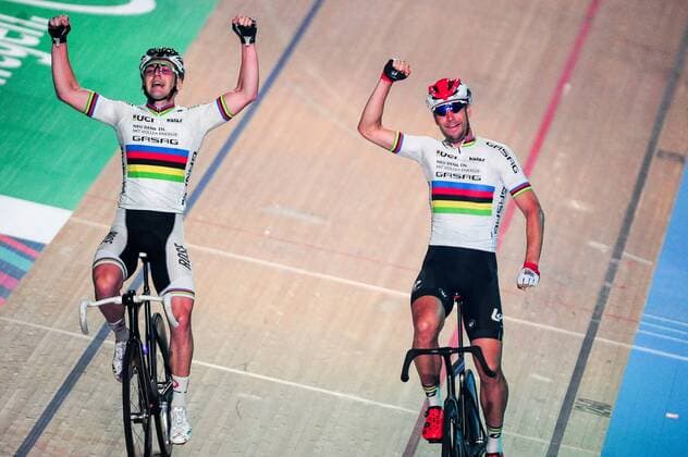 Sport Themen der Woche KW05 Sport Bilder des Tages Teo Reinhardt und Roger Kluge (beide GER) gewinnen das 108. Berliner Sechstagerennen 2019 - Querformat - quer - horizontal - Event Veranstaltung: 108. Berliner Sechstagerennen - Six Day Berlin - 5.Nacht - Ort Location: Velodrom Berlin - Region: Berlin - Land Country: Deutschland Germany - Datum Date: 29.01.2019 *** Teo Reinhardt and Roger Kluge both GER win the 108 Berlin Six Day Race 2019 Landscape Landscape Horizontal Event Event 108 Berlin Six Day Race Berlin 5 Night Location Velodrom Berlin Region Berlin Land Country Germany Date Date 29 01 2019 Stiehl Photography