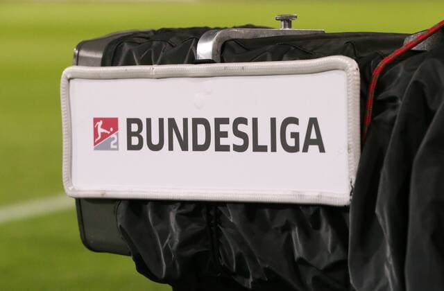 Magdeburg, 29.01.2019, MDCC_Arena, Fussball, 2.Bundesliga, 19.Spieltag , 1.FC Magdeburg vs. FC Erzgebirge Aue 1:0 (1:0) , Im Bild; TV Kamera, Live, Übertragung, Filmen, Logo 2.Bundesliga , Gemäß den Vorgaben der DFL Deutsche Fußball Liga ist es untersagt, in dem Stadion und oder vom Spiel angefertigte Fotoaufnahmen in Form von Sequenzbildern und oder videoähnlichen Fotostrecken zu verwerten bzw. verwerten zu lassen. , Photo: PICTURE POINT S. Sonntag , Veröffentlichung nur gegen Honorar zzgl. , Sofern nicht anders vereinbart, gelten für die Nutzung dieses Fotos die AGB«s von PICTURE POINT. *** Magdeburg 29 01 2019 MDCC Arena Football 2 Bundesliga 19 Matchday 1 FC Magdeburg vs. FC Erzgebirge Aue 1 0 1 0 In the picture TV Camera Live Transmission Movies Logo 2 Bundesliga According to the DFL German Football League it is prohibited in the stadium and or from the match taken photographs in Photo Unless otherwise agreed, the General Terms and Conditions of PICTURE POINT apply for the use of this photo.