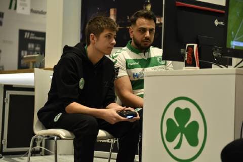 30.01.2019 - eSports - Virtual Bundesliga Club Championship - Derby - SpVgg Greuther Fürth ( Kleeblatt ) gg 1. FC Nürnberg FCN ( Club ) - - Christian xImpact10 Judt ( SpVgg Greuther Fürth ) und Burak burax_1907 Gen ( SpVgg Greuther Fürth , rechts ) *** 30 01 2019 eSports Virtual Bundesliga Club Championship Derby SpVgg Greuther Fürth Kleeblatt gg 1 FC Nürnberg FCN Club Christian xImpact10 Judt SpVgg Greuther Fürth und Burak burax 1907 Gen SpVgg Greuther Fürth right