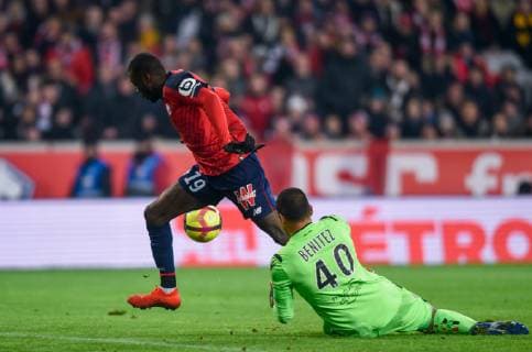 Nicolas Pepe ( LOSC ) - Walter Benitez ( Nice ) FOOTBALL : Lille OSC vs OGC Nice - Ligue 1 - Lille - 01 02 2019 FedericoPestellini Panoramic 