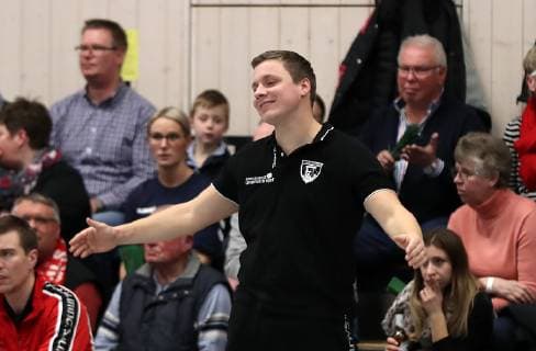 TuS Ferndorf HSG Wetzlar 01 02 2019 Coach Michael Lerscht TuS Ferndorf also took some with gallows humor preparation test game TuS Ferndorf HSG Wetzlar 01 02 2019 Neunkirchen Am Rassberg Germany