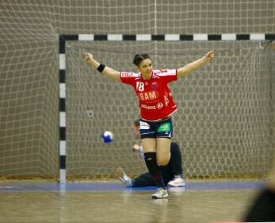 In Jubelpose Lea Neubrander Herrenberg Handball Women 2 League 2018 19 BSV Sachsen Zwickau SG H2Ku Herrenberg am 2 2 2019 BSV Sachsen Zwickau SG H2Ku Herrenberg