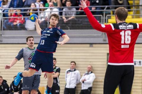 Oehringen Germany 02 February 2019 Hohenlohe Cup 2019 SG BBM Bietigheim vs DjK Rimpar v li Valentin Schmidt SG BBM Bietigheim Torhueter Andreas Wieser Rimpar Oehringen Hohenlohehalle Baden Württemberg Germany