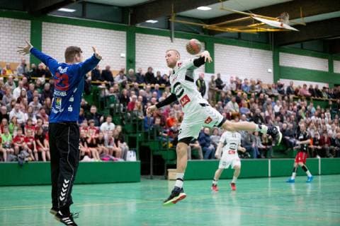 Vlotho Germany 02 02 2019 Test match 2018 2019 GWD Minden vs ASV Hamm Westfalen L R Goalkeeper Oliver Krechel Hamm Christoffer Rambo Minden Vlotho Nordrhein Westfalen Germany Jaegerortsporthalle