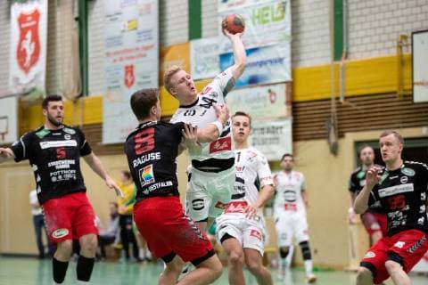 Vlotho Germany 02 02 2019 Test match 2018 2019 GWD Minden vs ASV Hamm Westfalen L R Mex Raguse Hamm Kevin Gulliksen Minden Vlotho Nordrhein Westfalen Germany Jaegerortsporthalle