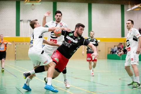 Vlotho Germany 02 02 2019 Test match 2018 2019 GWD Minden vs ASV Hamm Westfalen L R Mats Kortel Minden Savvas Savvas Minden Jan Brosch Hamm Vlotho Nordrhein Westfalen Germany Jaegerortsporthalle
