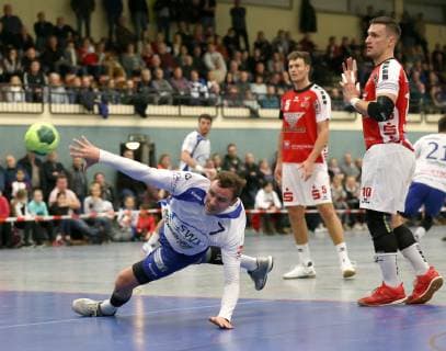 Kornwestheim Handball SV Salamander Kornwestheim vs TGS Pforzheim v l Christian Wahl Korn Davor Sruk TGS