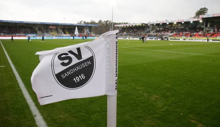 Sandhausen 2 Football Bundesliga Season 2018 2019 SV Sandhausen vs. VfL Bochum Overview with corner flag DFL REGULATIONS PROHIBIT ANY USE OF PHOTOGRAPHS AS IMAGE SEQUENCES AND OR QUASI VIDEO In accordance with the requirements of the DFL Deutsche Fußball Liga, it is forbidden to use or have used photographs taken in the stadium and or during the match in the form of sequence pictures and or video-like photo galleries