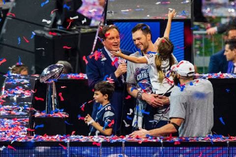 Sport Bilder des Tages New England Patriots quarterback Tom Brady (12) and his daughter during Super Bowl LIII between the Los Angeles Rams and the New England Patriots on Sunday February 3, 2019 at Mercedes-Benz Stadium in Atlanta, GA. CSM NFL American Football Herren USA 2019: Super Bowl LIII FEB 03 - ZUMAc04_ 20190203_zaf_c04_197 Copyright: xJacobxKupfermanx