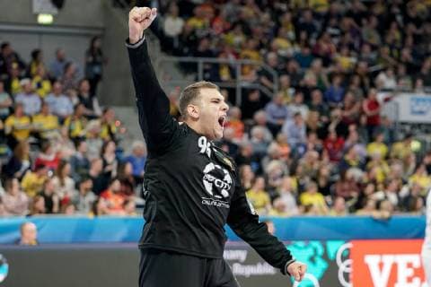 Dejan Milosavljev goalkeeper Skopje 96 cheers on a goal cheers goal cheers celebrate the goal goal celebration cheers on the goal optimistic game scene highlight action action single picture action action handball champions league Rhine Neckar lions RK Vardar Skopje xozx