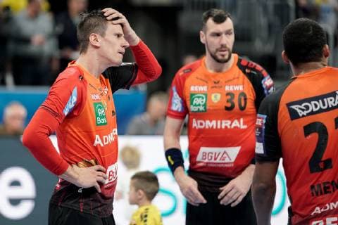 v li Andre Schmid Andy Schmid RNL 2 Gedeon Guardiola RNL 30 Mads Mensah Larsen RNL 22 disappointed about the defeat disappointment after the final whistle highlight losers lost frustration disappointed pessimistic handball Champions League Rhein Neckar Löwen RK Vardar Skopje xozx