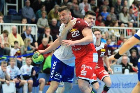 v left in the duel Dennis Szczesny Essen 22 and Philip Jungemann Dessau Rosslau 21 at the game TUSEM Essen vs. Dessau Rosslauer HV Handball 2 Bundesliga 08 02 2019 TUSEM Essen vs. Dessau Rosslauer HV Handball 2 Bundesliga 08 02 2019 Essen Copyright: xEIBNER MarioxHommesx EP_MHS