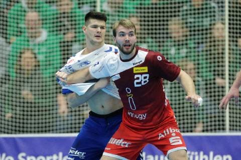 v l Philip Jungemann Dessau Rosslau 21 is guarded by Malte Seidel Essen 28 at the game TUSEM Essen vs. Dessau Rosslauer HV Handball 2 Bundesliga 08 02 2019 TUSEM Essen vs. Dessau Rosslauer HV Handball 2 Bundesliga 08 02 2019 Essen Copyright: xEIBNER MarioxHommesx EP_MHS