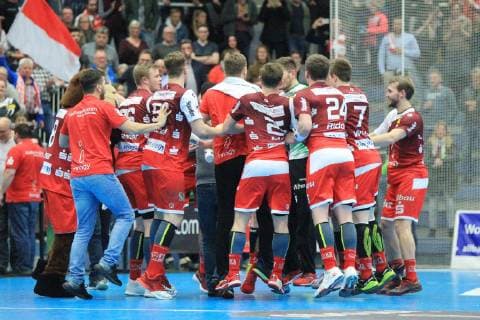 The players of TUSEM Essen celebrate after the game at the game TUSEM Essen vs. Dessau Rosslauer HV Handball 2 Bundesliga 08 02 2019 TUSEM Essen vs. Dessau Rosslauer HV Handball 2 Bundesliga 08 02 2019 Essen Copyright: xEIBNER MarioxHommesx EP_MHS