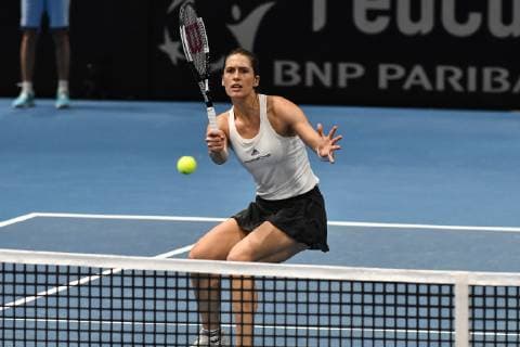 GER Fed Cup 2019 kick-off Germany vs Belarus in Braunschweig 09 02 2019 Volkswagen Halle Braunschweig GER Fed Cup 2019 kick-off Germany vs Belarus in Braunschweig Andrea Petkovic GER Porsche Team Germany at the half-flight ball nph Mauelshagen nph00321