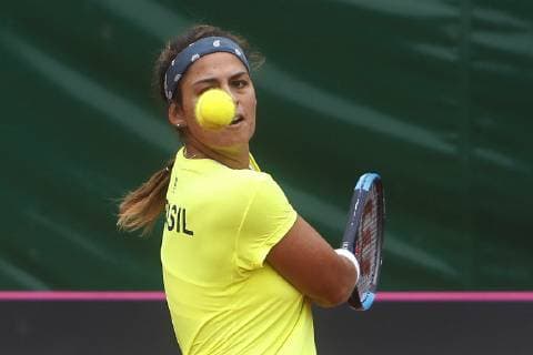 The Brazilian tennis player Carolina Meligeni returns the ball to the Paraguayan Montserrat Gonzalez during the first match of the final of the American Zone of the Fed Cup, in Rionegro, Colombia, 09 February 2019. Final of the American Zone of the Fed Cup: Brazil - Paraguay !ACHTUNG: NUR REDAKTIONELLE NUTZUNG!  Copyright: xLuisxEduardoxNoriegaxA.x AME790 20190209-636853368638742713