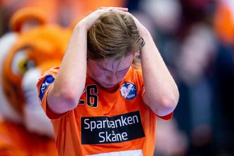 190209 Kristianstads Valter Chrintz dips after the final signal handball match in Champions League between Kristianstad and Kielce on February 9, 2019 in Kristianstad,  Copyright: AvdoxBilkanovic BB190209AB113