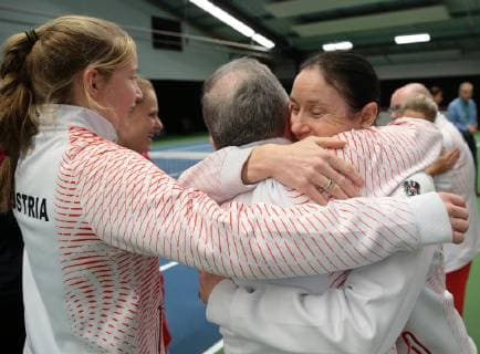 TENNIS - ITF Fed Cup LUXEMBOURG,LUXEMBOURG,09.FEB.19 - Tennis - ITF Fed Cup, Austria vs Israel. Image shows the rejoicing of Sinja Kraus, Erwin Enzinger and captain Marion Maruska (AUT). GEPAxpictures xWalterxLuger